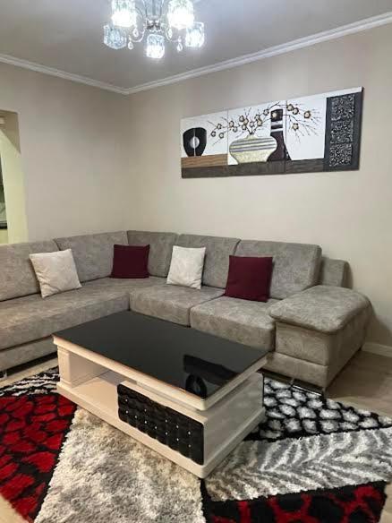 Essy'S Apartment Korce Exterior photo