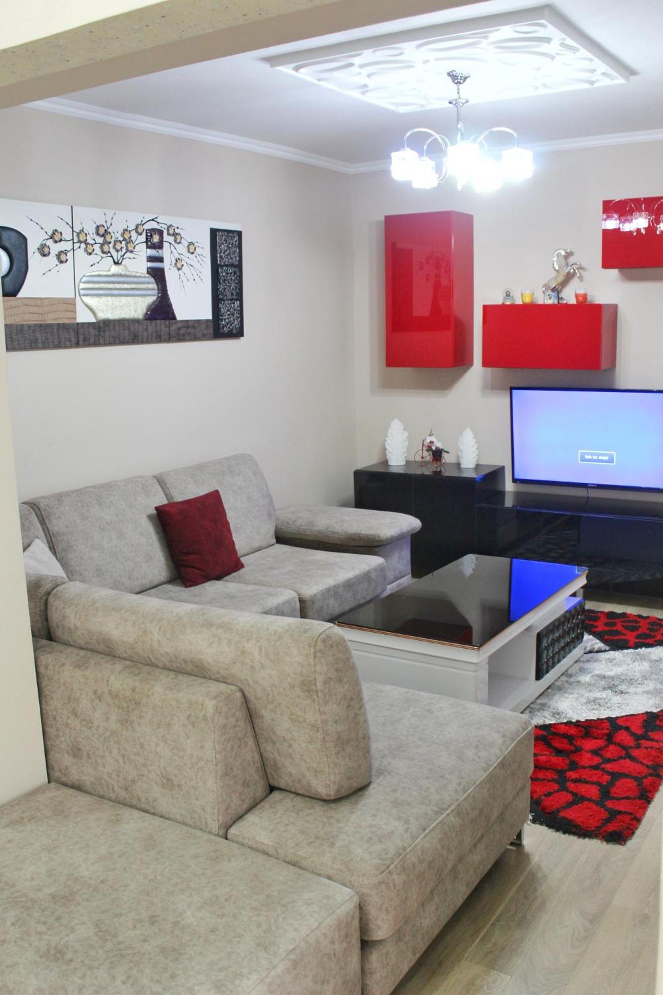 Essy'S Apartment Korce Exterior photo